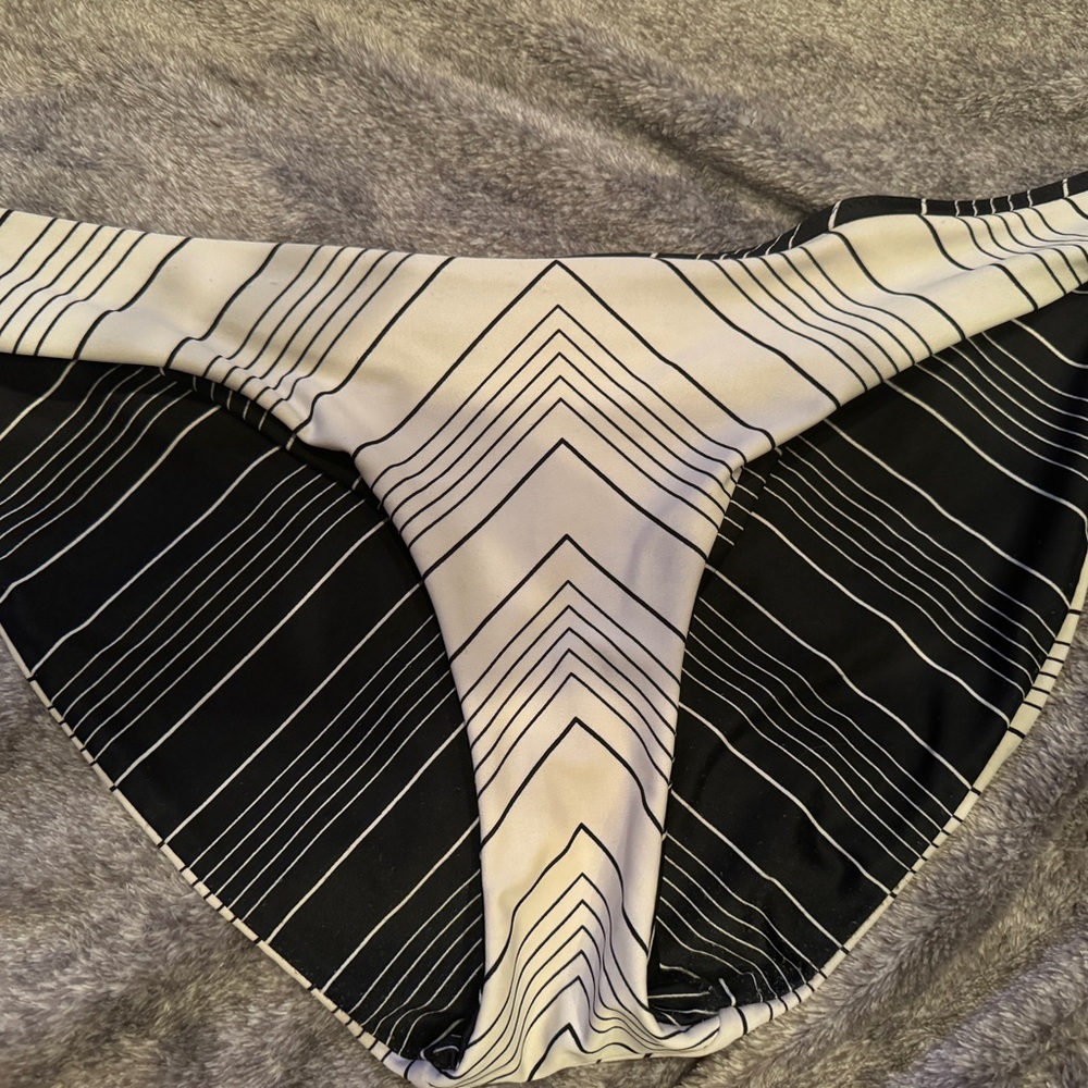 Athleta Chevron Reversible Bikini Bottom